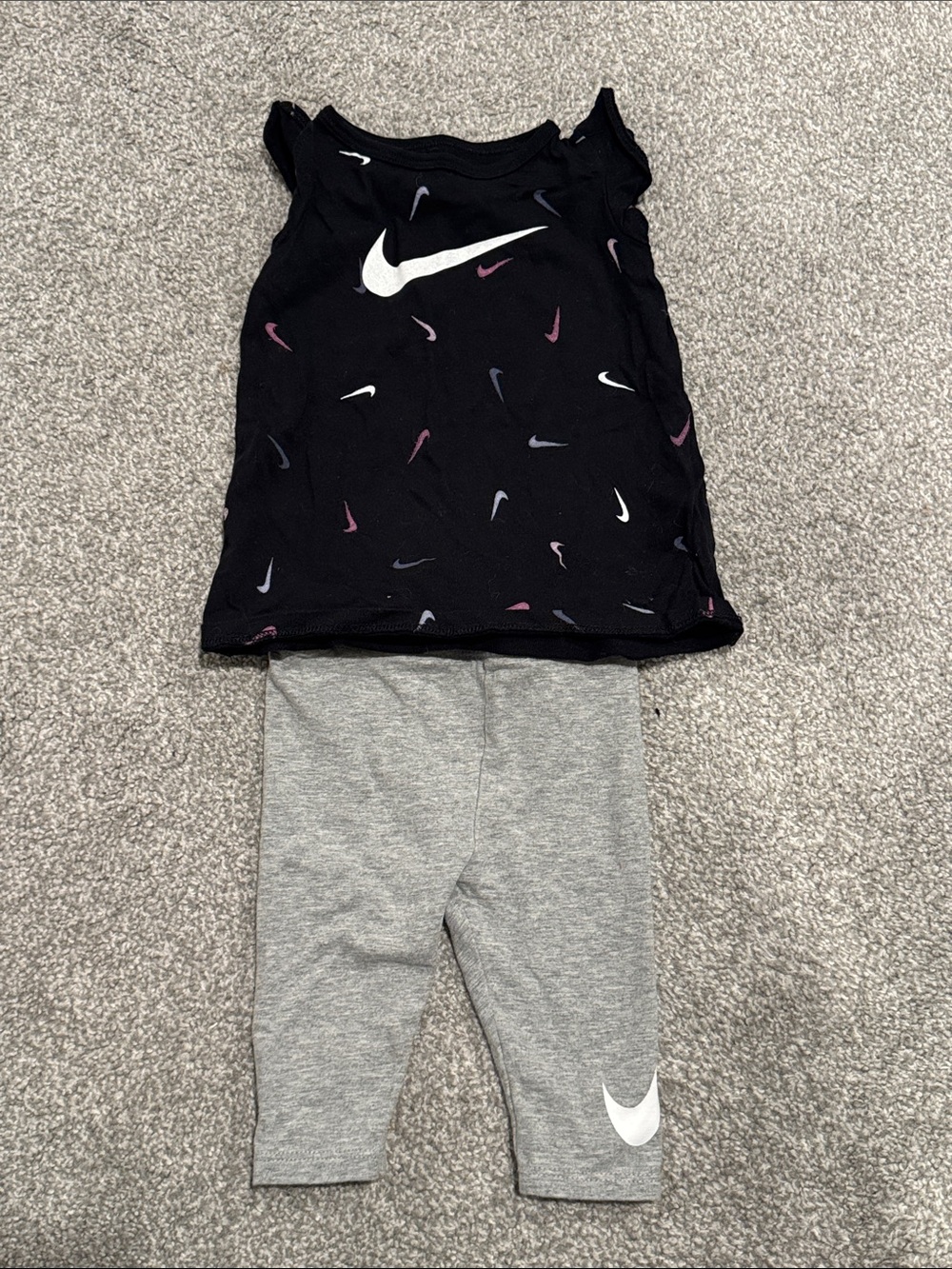 Nike Baby Girls Leggings & Shirt Outfit Set Size 12M Worn Once